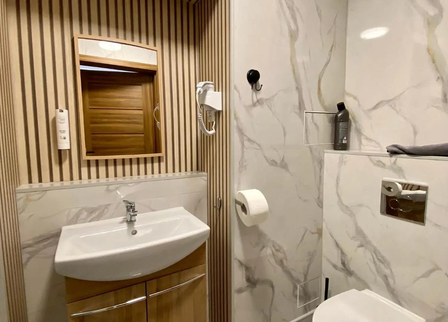 Hostel Kandulski 포즈난 폴란드